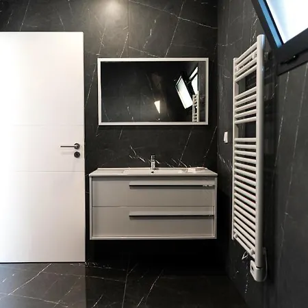 Villa Moderna V4 C/ Piscina Privativa *