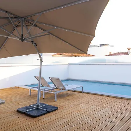 Moderna V4 C/ Piscina Privativa * Nazare