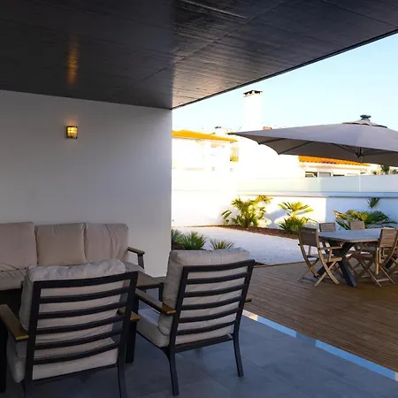 Moderna V4 C/ Piscina Privativa Villa