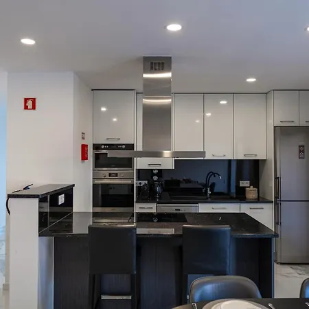 Moderna V4 C/ Piscina Privativa Villa