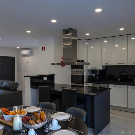 Moderna V4 C/ Piscina Privativa Villa